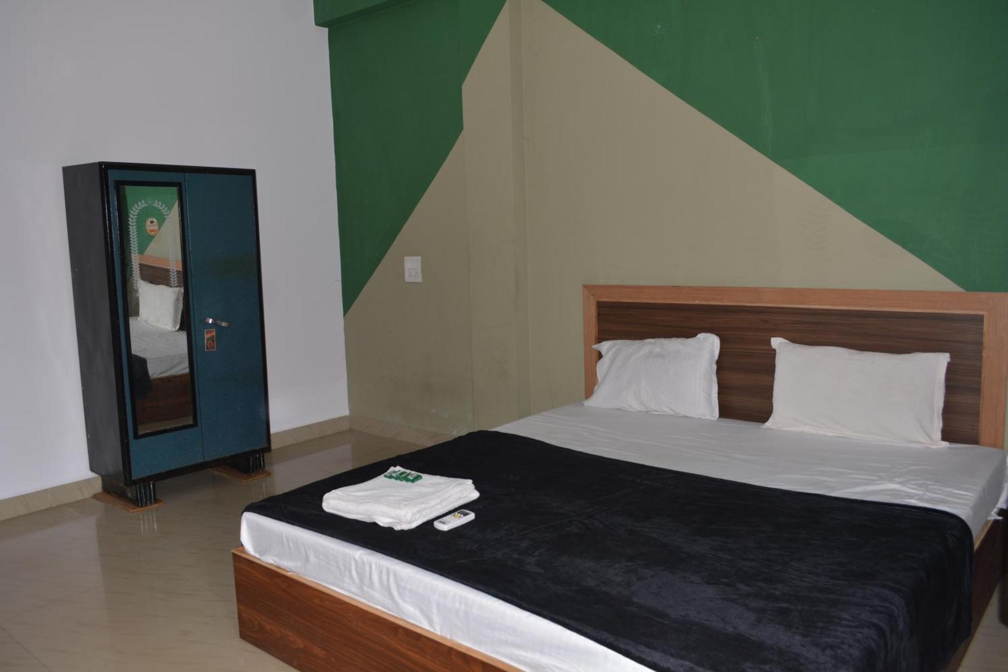 Esther Guest House Calangute Ruang foto