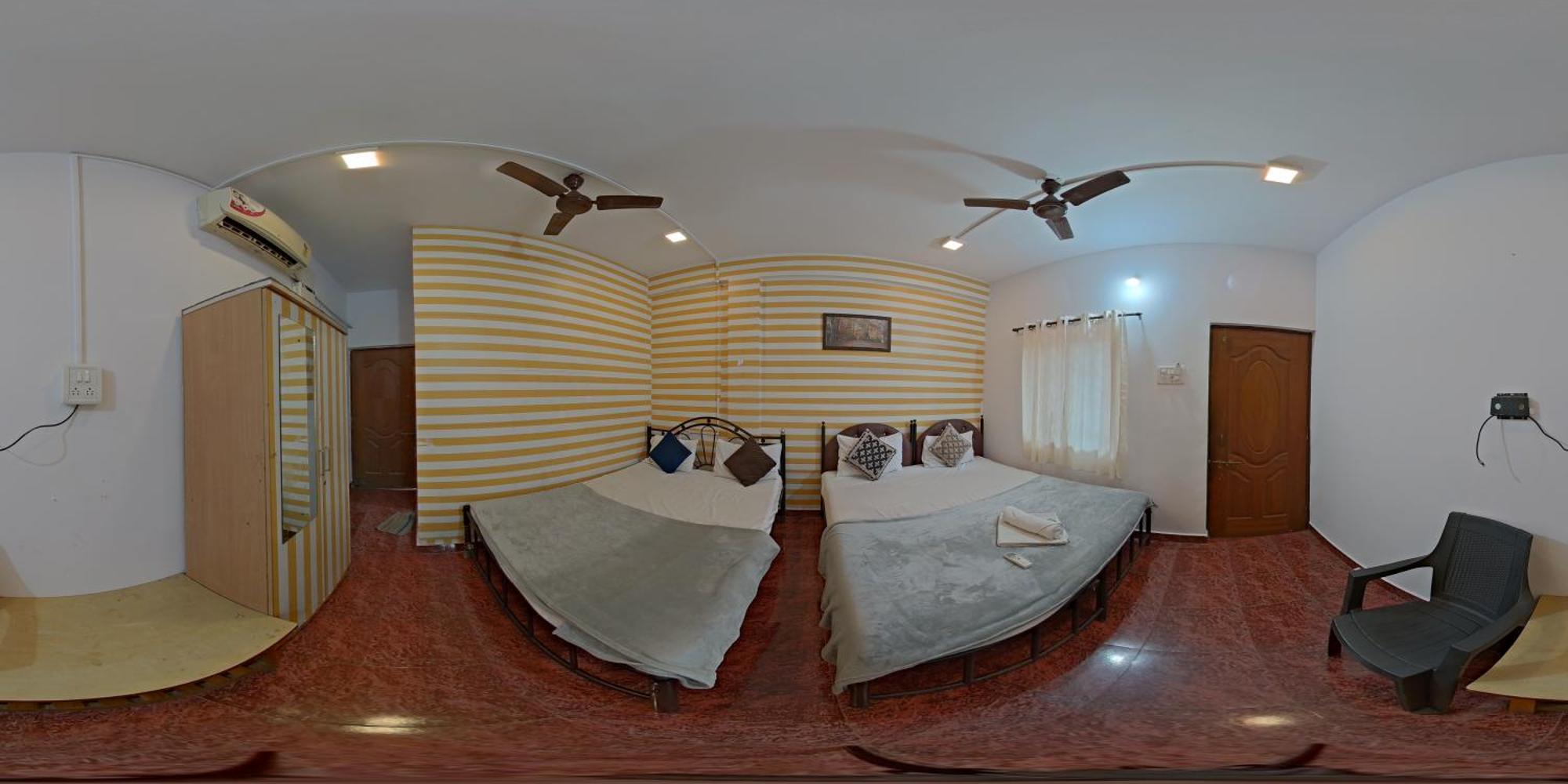 Esther Guest House Calangute Bagian luar foto