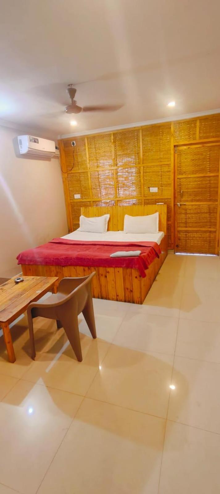 Esther Guest House Calangute Ruang foto