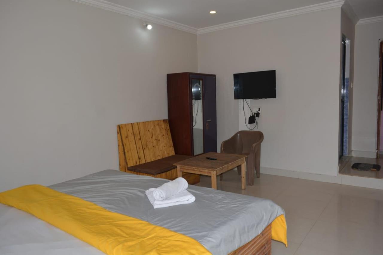 Esther Guest House Calangute Ruang foto